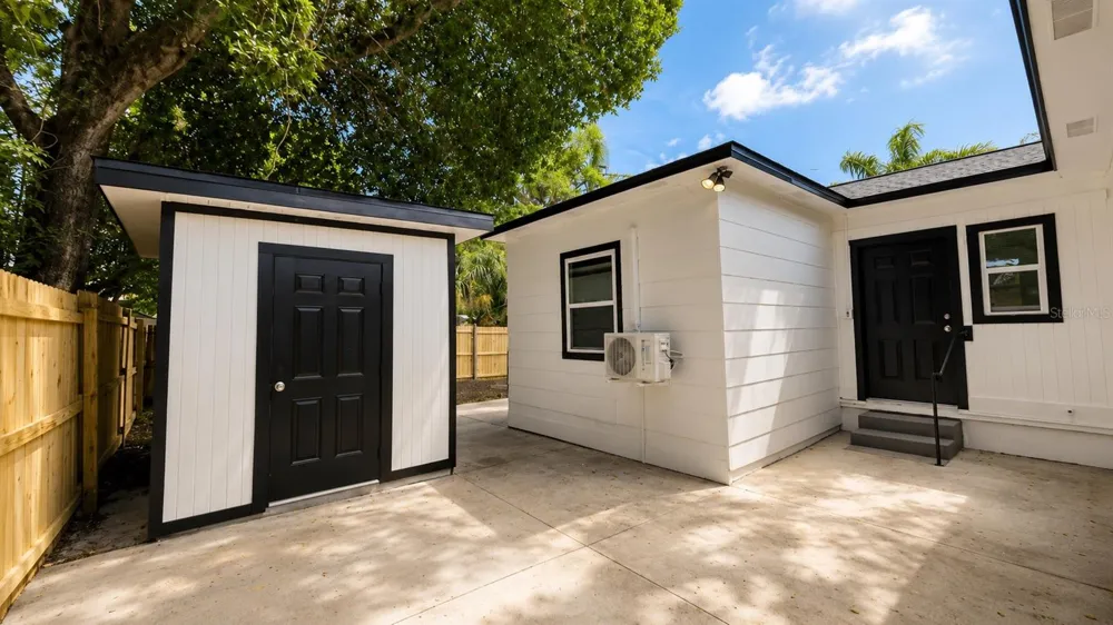 657 15TH AVENUE S St Petersburg, FL 33701