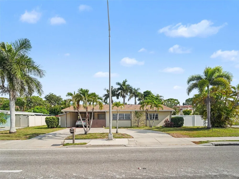 3103 BAYSHORE GARDENS PARKWAY Bradenton, FL 34207