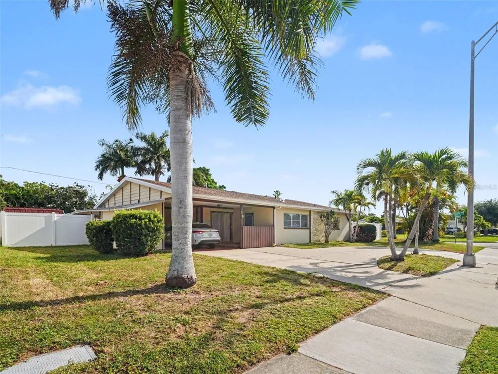 3103 BAYSHORE GARDENS PARKWAY Bradenton, FL 34207