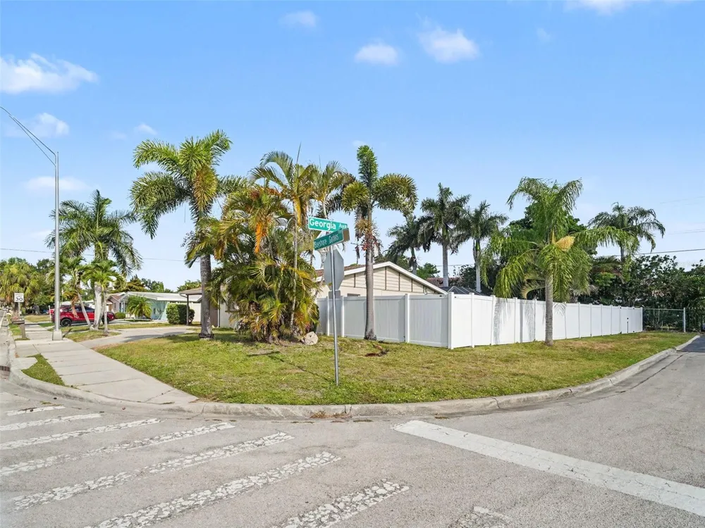 3103 BAYSHORE GARDENS PARKWAY Bradenton, FL 34207