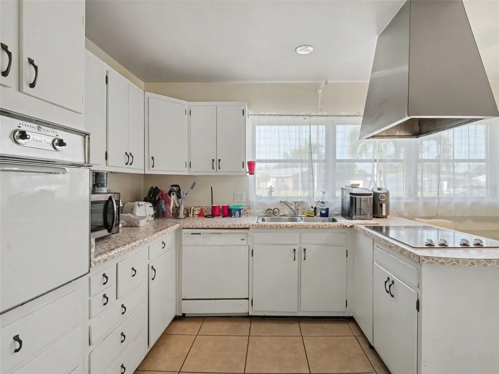 3103 BAYSHORE GARDENS PARKWAY Bradenton, FL 34207