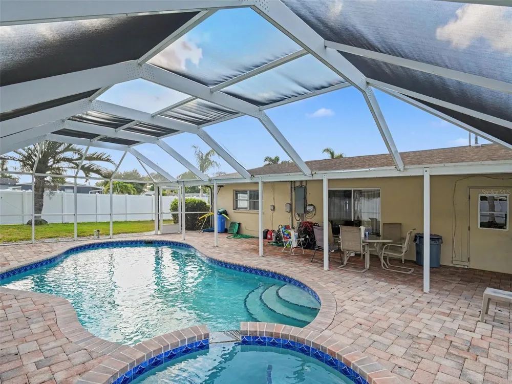 3103 BAYSHORE GARDENS PARKWAY Bradenton, FL 34207