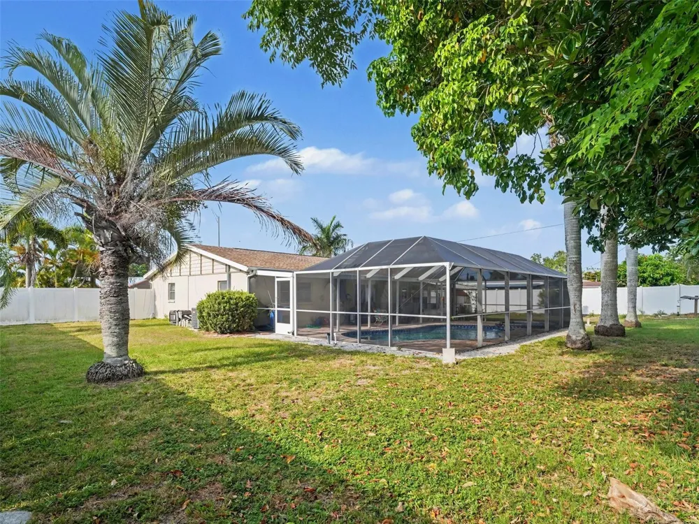 3103 BAYSHORE GARDENS PARKWAY Bradenton, FL 34207