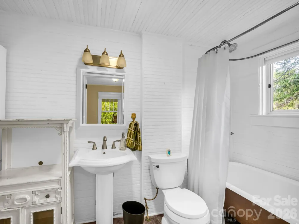 808 Montreat Road Black Mountain, NC 28711
