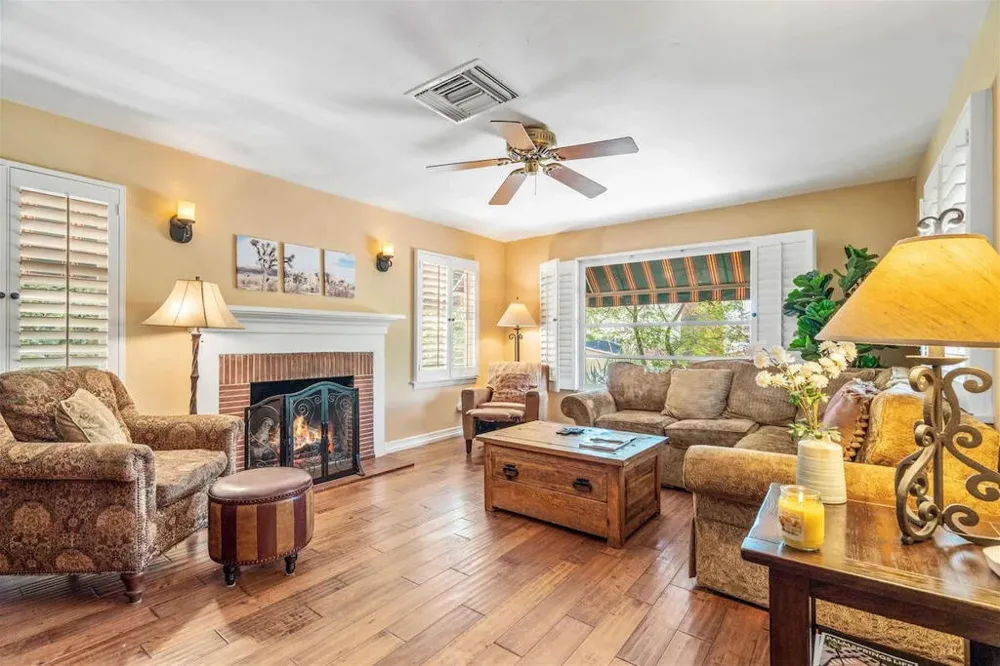 216 E Palo Verde Avenue Palm Springs, CA 92264