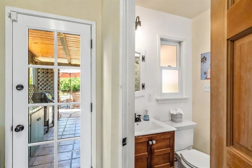 216 E Palo Verde Avenue Palm Springs, CA 92264