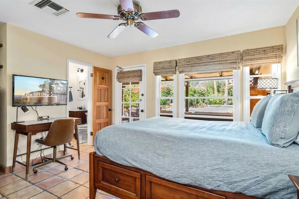 216 E Palo Verde Avenue Palm Springs, CA 92264