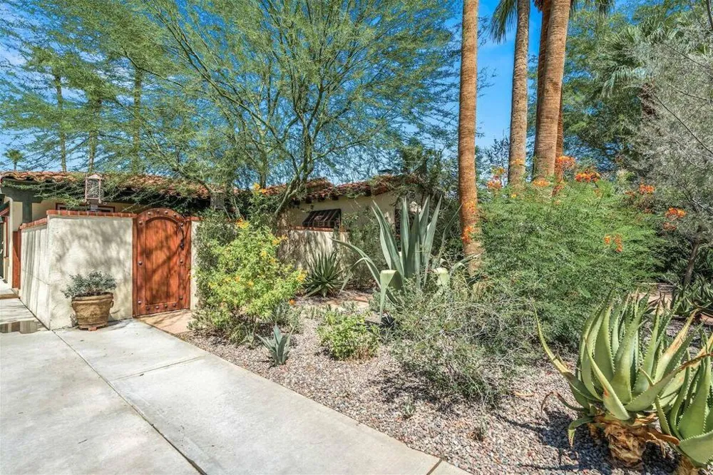 216 E Palo Verde Avenue Palm Springs, CA 92264