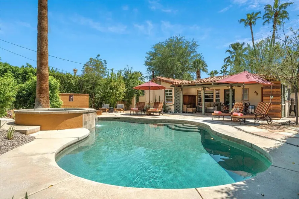 216 E Palo Verde Avenue Palm Springs, CA 92264