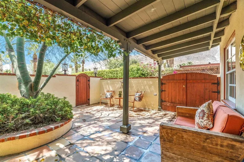 216 E Palo Verde Avenue Palm Springs, CA 92264