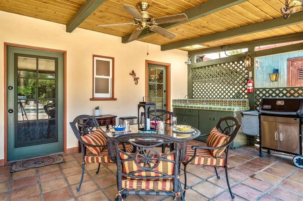 216 E Palo Verde Avenue Palm Springs, CA 92264