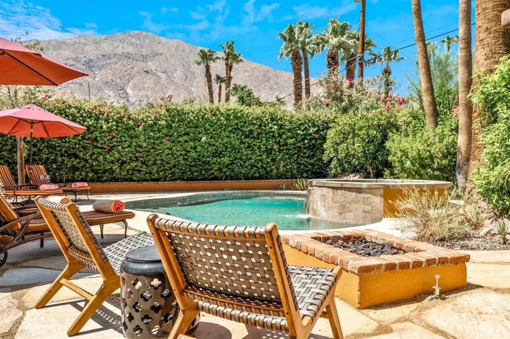 216 E Palo Verde Avenue Palm Springs, CA 92264
