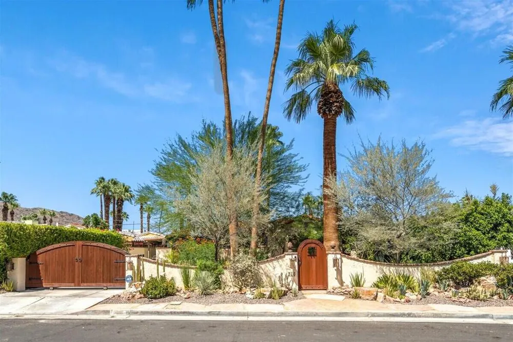 216 E Palo Verde Avenue Palm Springs, CA 92264