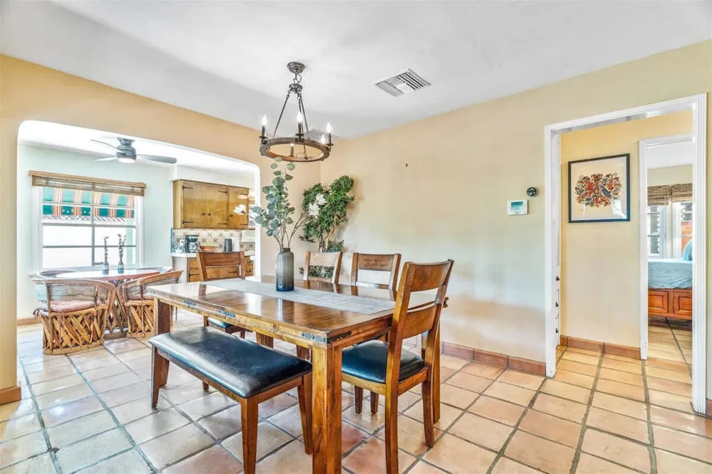 216 E Palo Verde Avenue Palm Springs, CA 92264