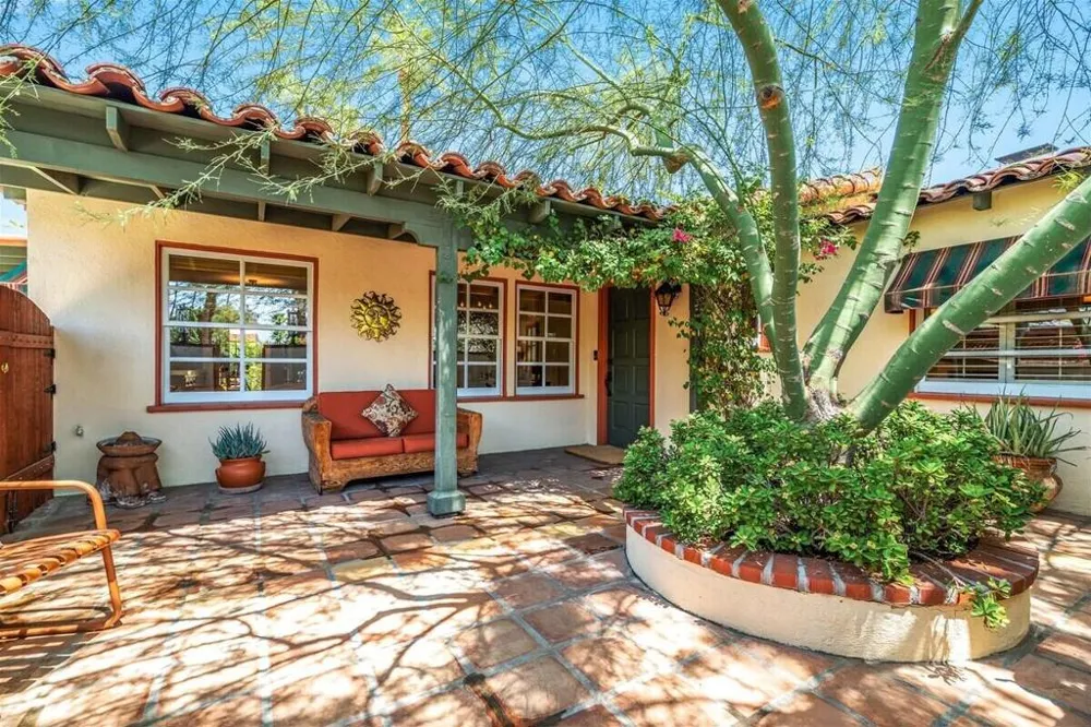 216 E Palo Verde Avenue Palm Springs, CA 92264