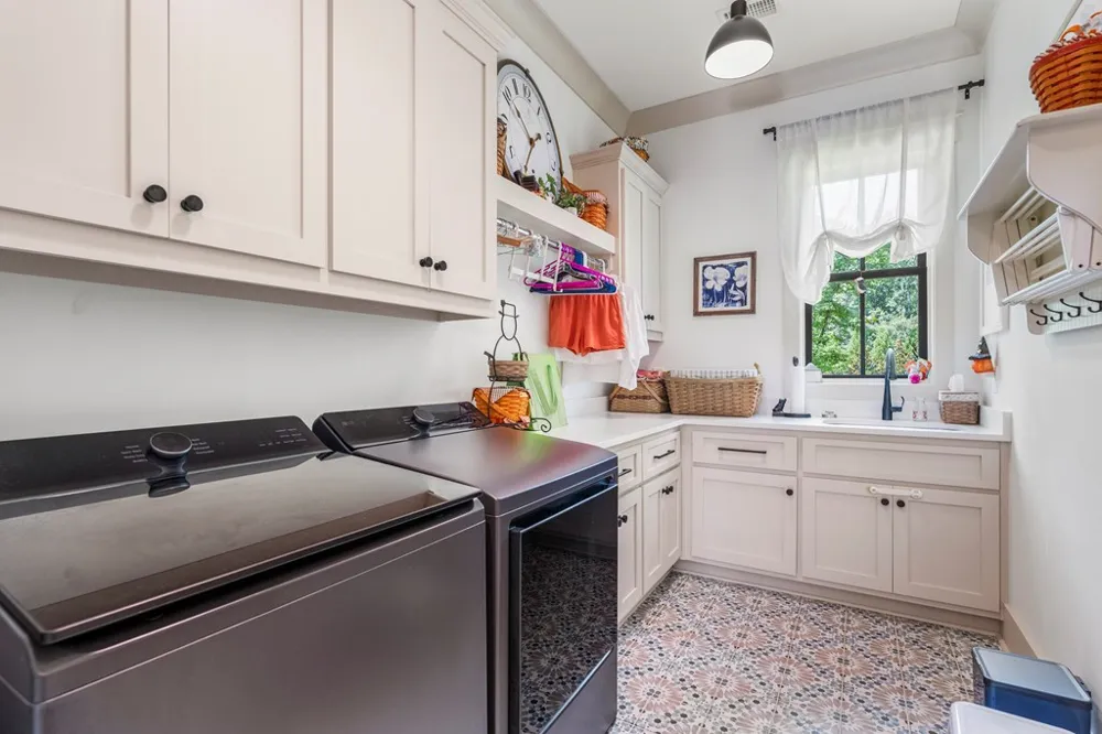 3266 Confetti Blush Drive Columbus, GA 31909