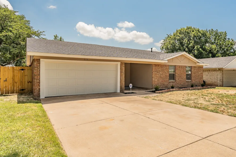 717 Blue Ridge Trail Saginaw, TX 76179