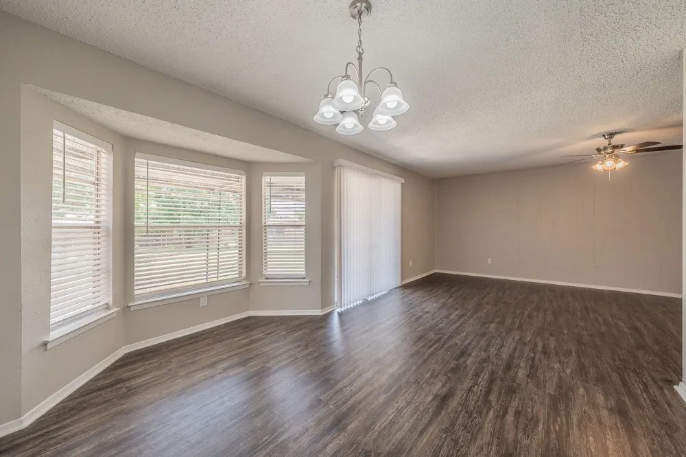 717 Blue Ridge Trail Saginaw, TX 76179