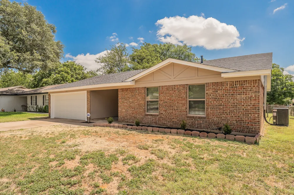 717 Blue Ridge Trail Saginaw, TX 76179