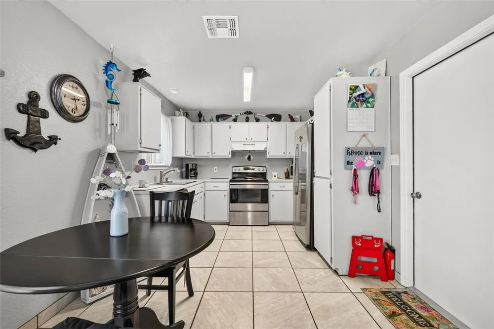 2573 Alana Lane Ingleside, TX 78362