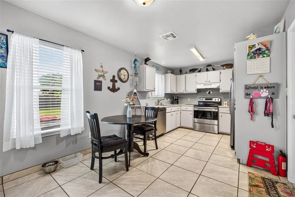 2573 Alana Lane Ingleside, TX 78362