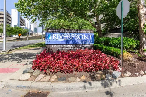 300 W Jefferson Avenue W #26