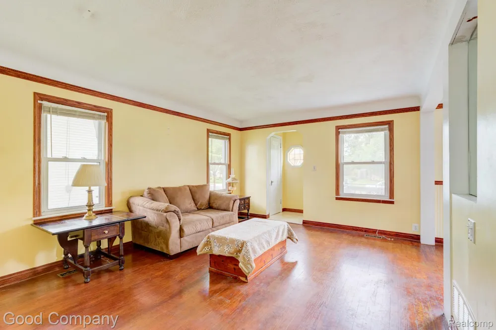 1355 Harvard Road Berkley City, MI 48072