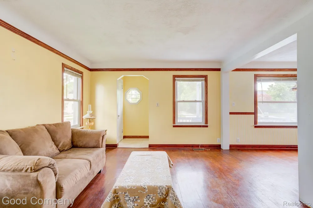 1355 Harvard Road Berkley City, MI 48072