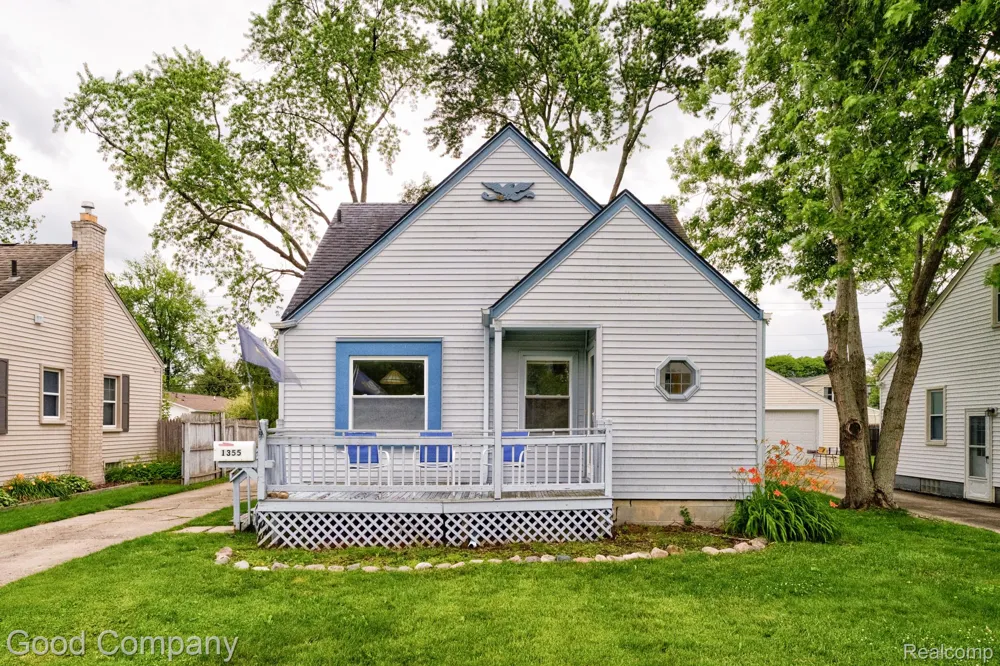 1355 Harvard Road Berkley City, MI 48072
