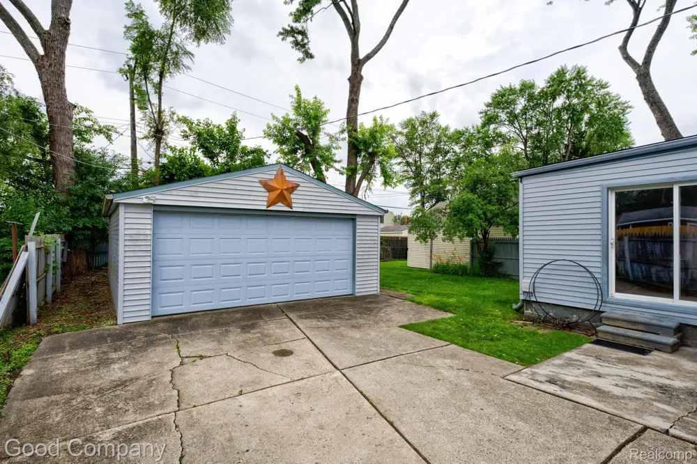 1355 Harvard Road Berkley City, MI 48072