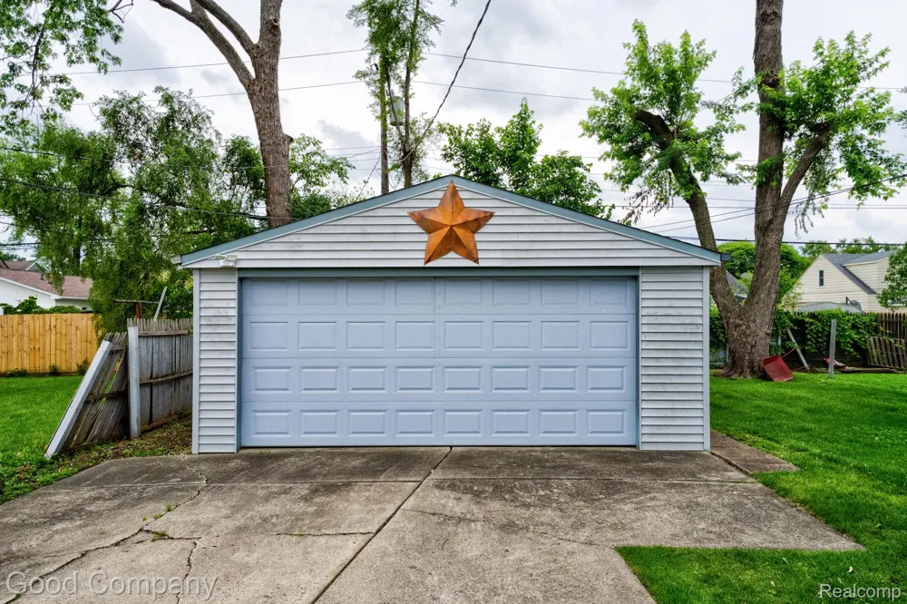 1355 Harvard Road Berkley City, MI 48072