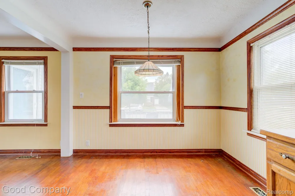 1355 Harvard Road Berkley City, MI 48072