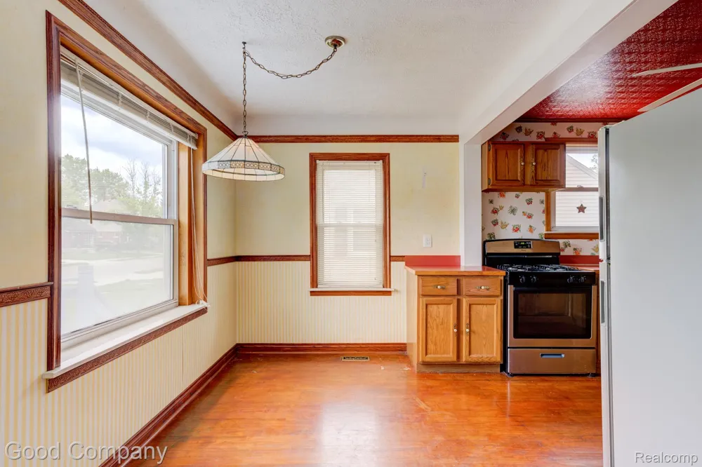 1355 Harvard Road Berkley City, MI 48072
