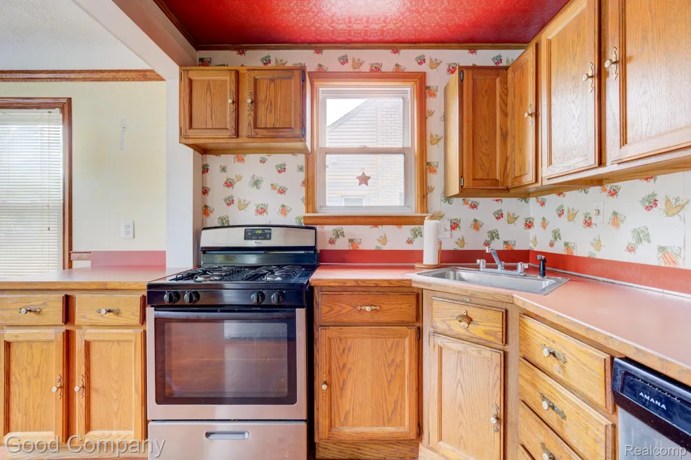 1355 Harvard Road Berkley City, MI 48072