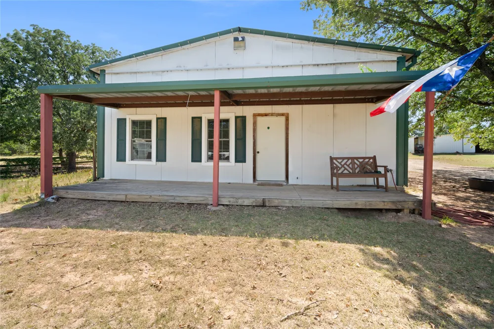 14643 County Road 4060 Scurry, TX 75158
