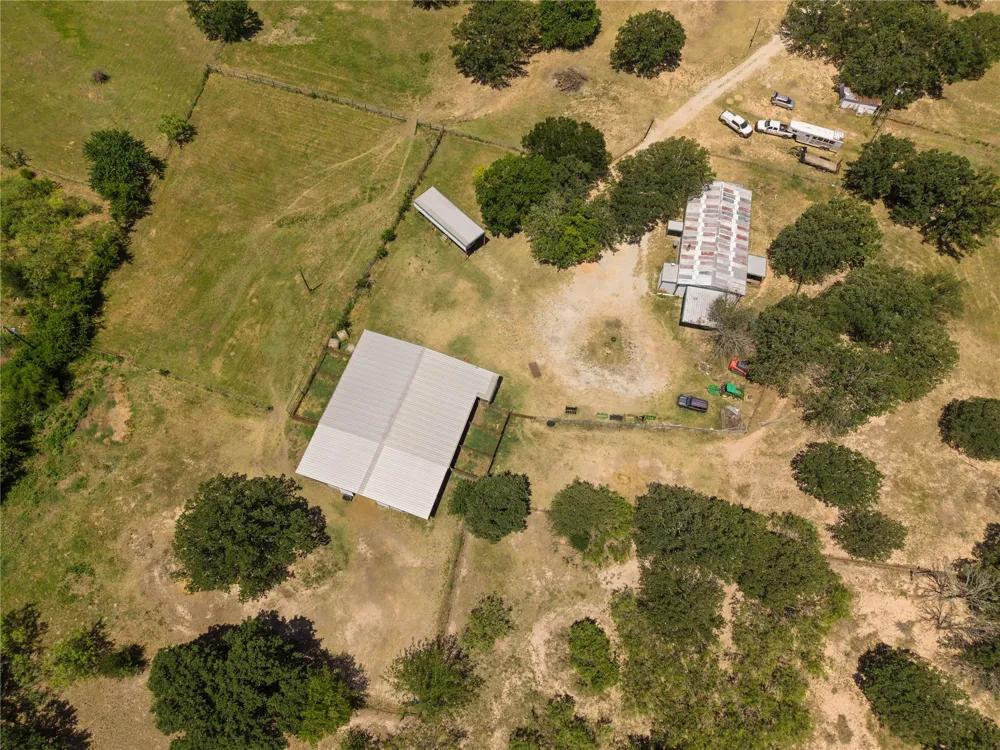 14643 County Road 4060 Scurry, TX 75158