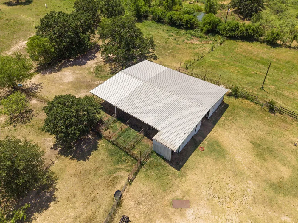 14643 County Road 4060 Scurry, TX 75158