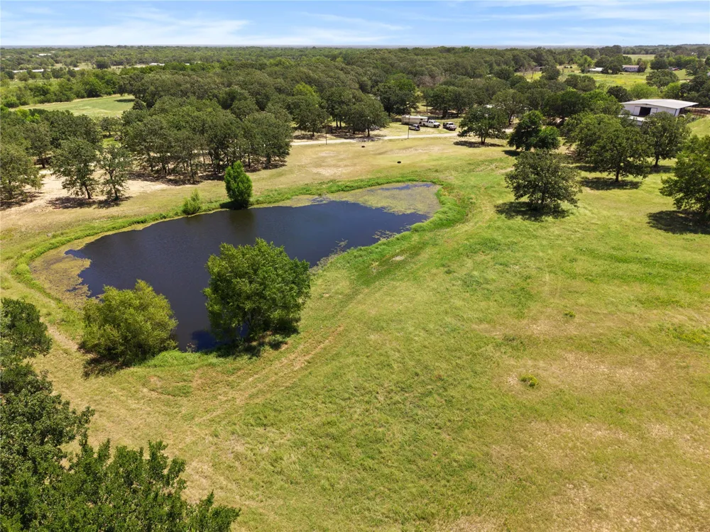 14643 County Road 4060 Scurry, TX 75158
