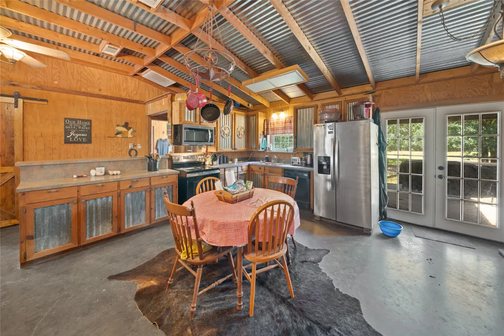 14643 County Road 4060 Scurry, TX 75158