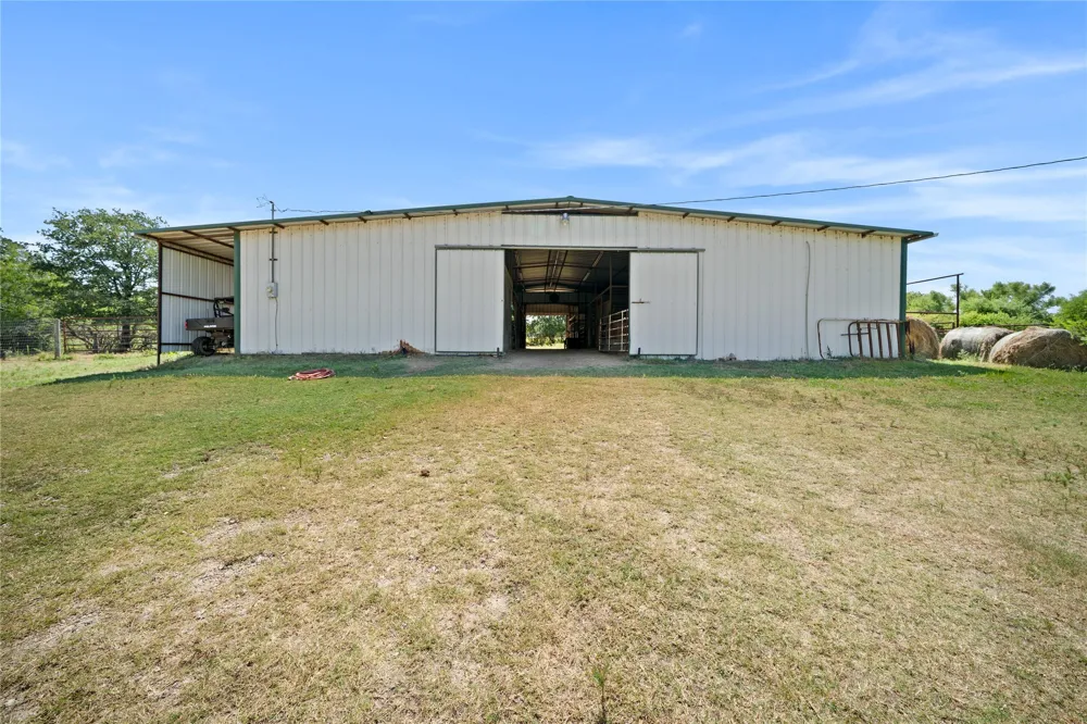 14643 County Road 4060 Scurry, TX 75158