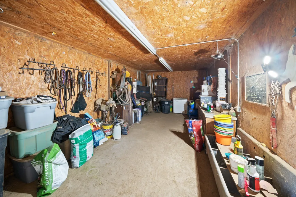 14643 County Road 4060 Scurry, TX 75158