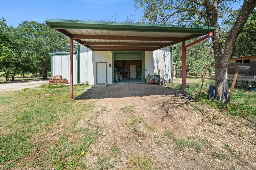 14643 County Road 4060 Scurry, TX 75158