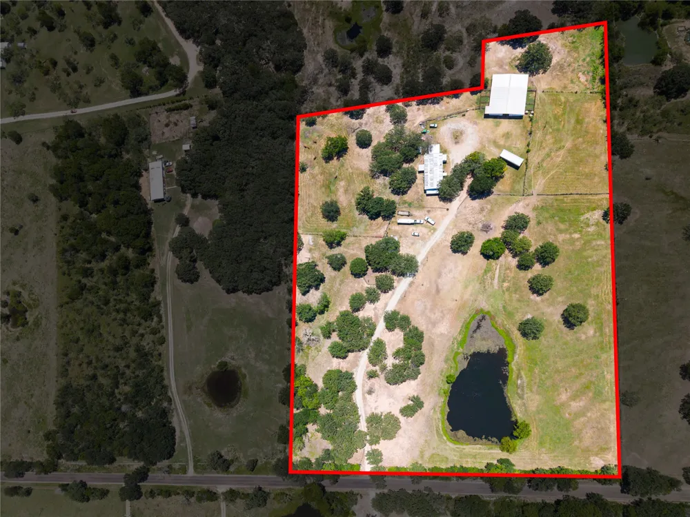 14643 County Road 4060 Scurry, TX 75158