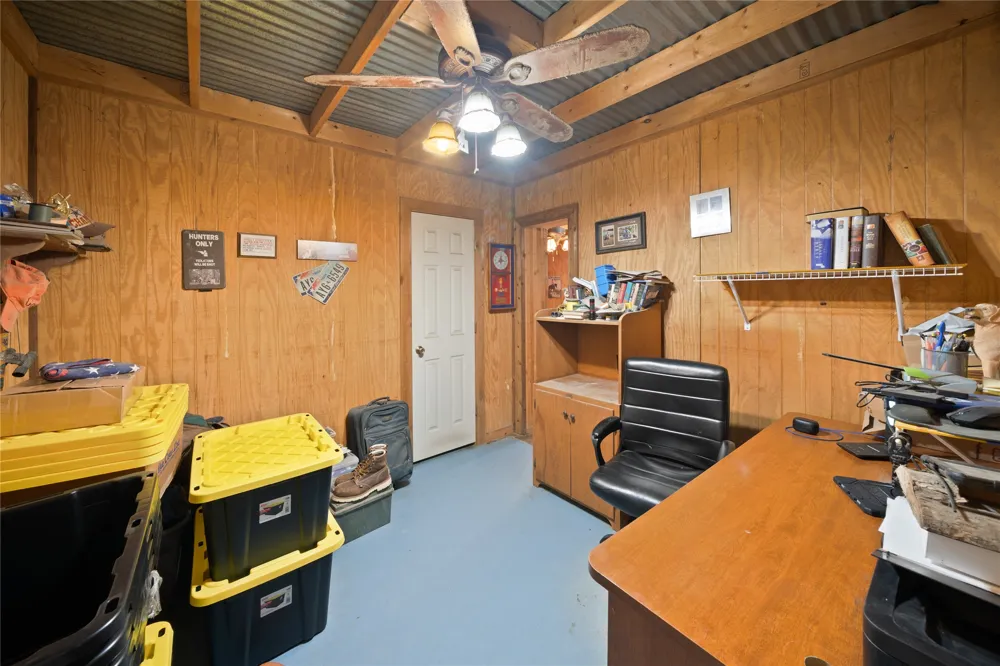14643 County Road 4060 Scurry, TX 75158