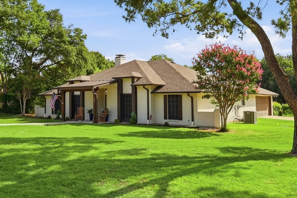 205 FOREST LANE Double Oak, TX 75077