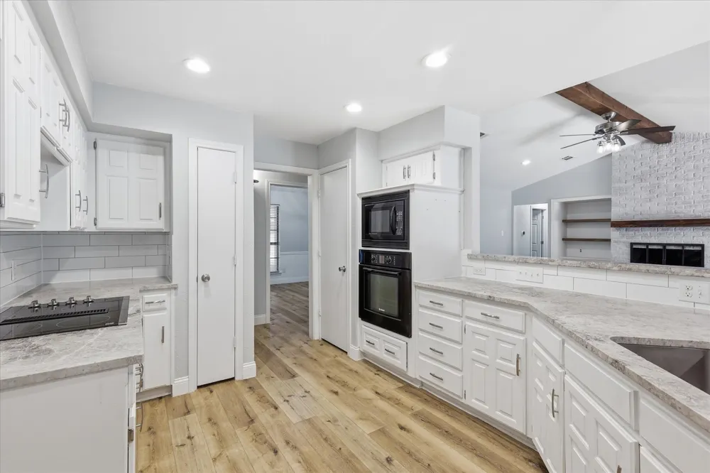 205 FOREST LANE Double Oak, TX 75077