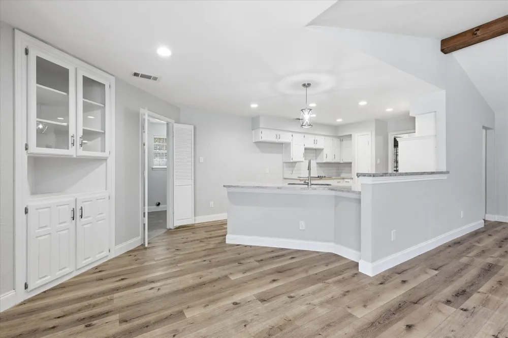 205 FOREST LANE Double Oak, TX 75077