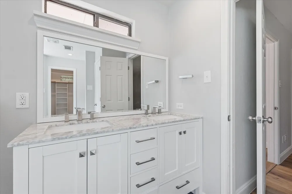 205 FOREST LANE Double Oak, TX 75077