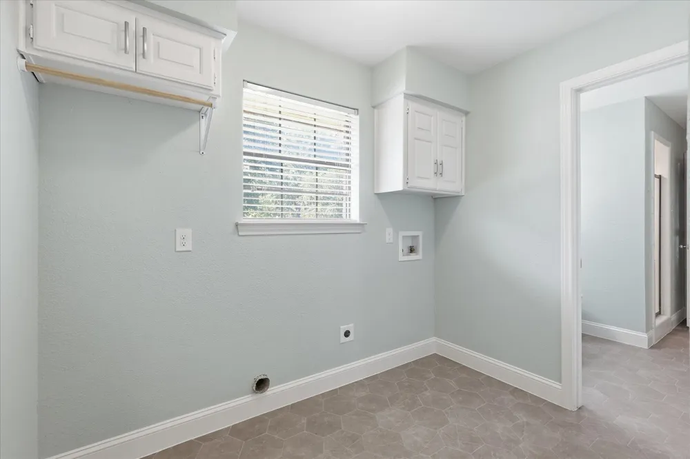 205 FOREST LANE Double Oak, TX 75077