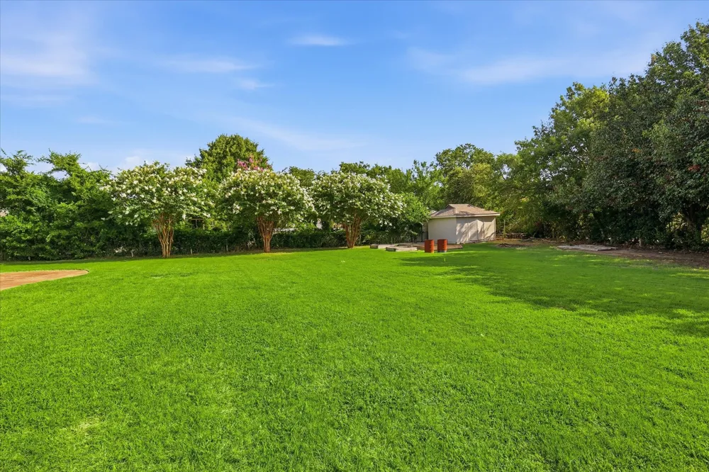 205 FOREST LANE Double Oak, TX 75077